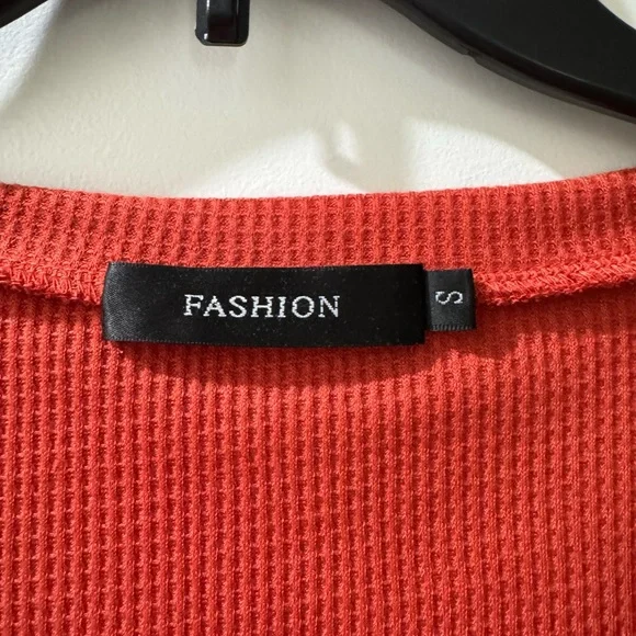 Red Lace Sleeve Women's Top - Picture 3 of 4